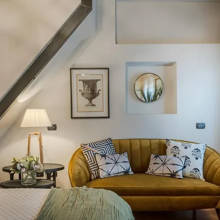 Dorina Penthouse 2 Bedrooms 2 Bathrooms In Lucca