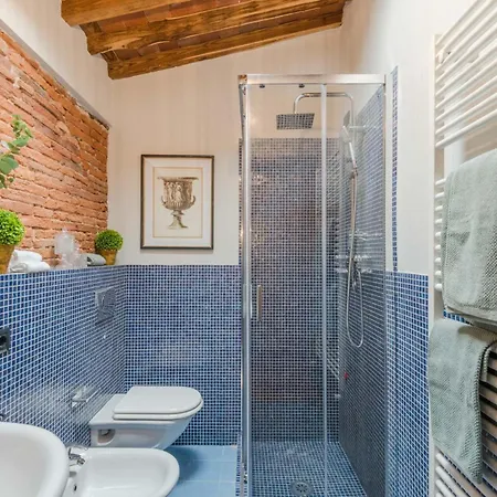 Apartment Dorina Penthouse 2 Bedrooms 2 Bathrooms In Lucca